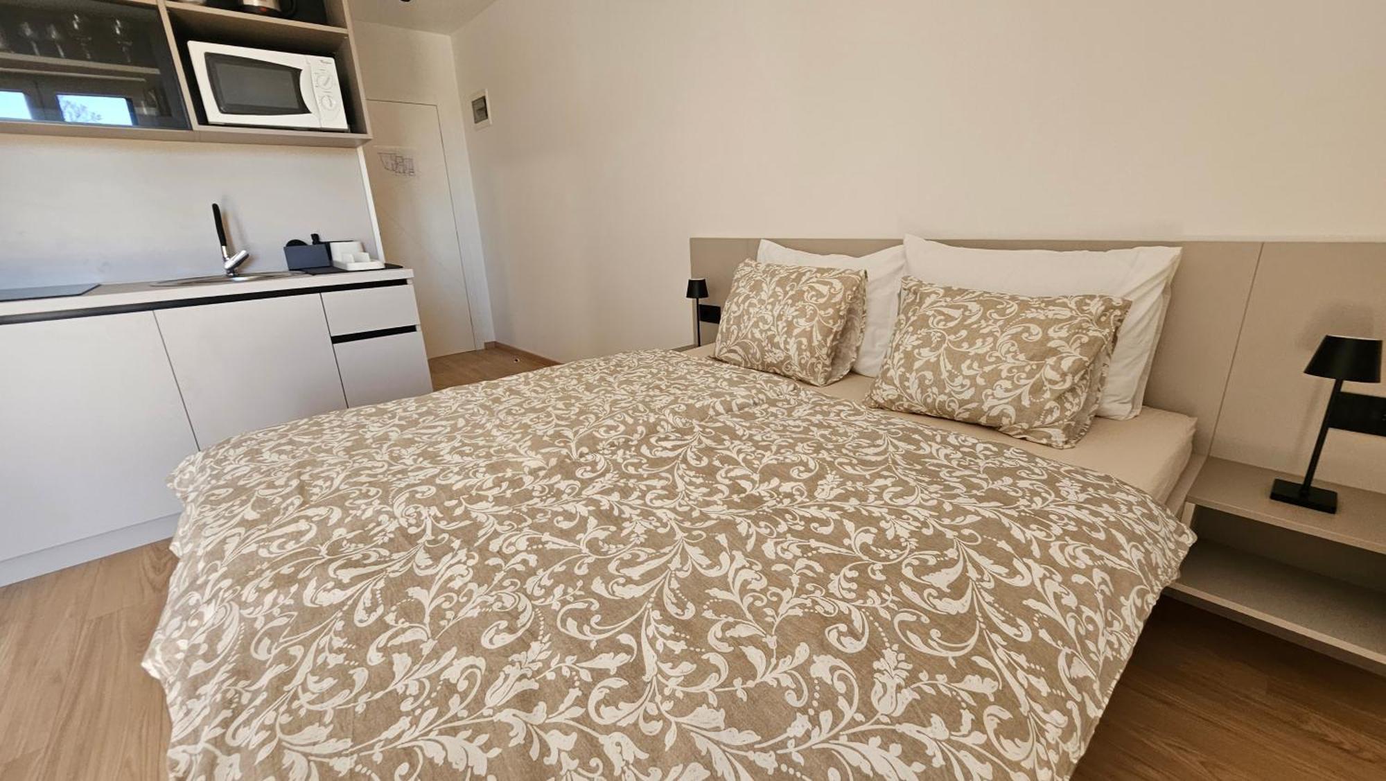 Richi Rooms & App Funtana Eksteriør billede